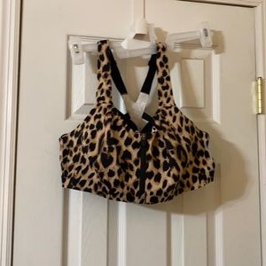 Knockout by Victoria’s Secret Front-Close Sport Bra; Maximum Support; 38D